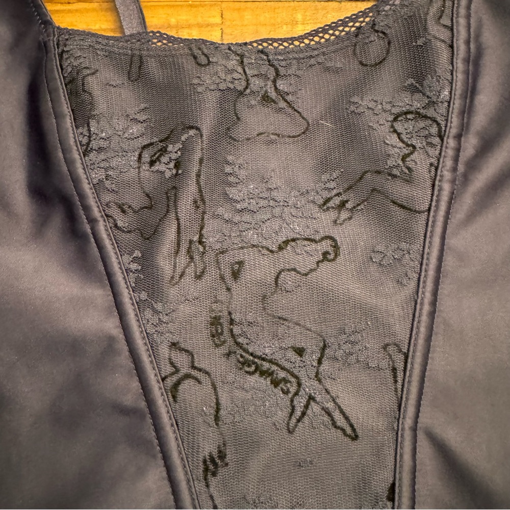 SAVAGE‎ x FENTY Lace Up Corset - Picture 4 of 5